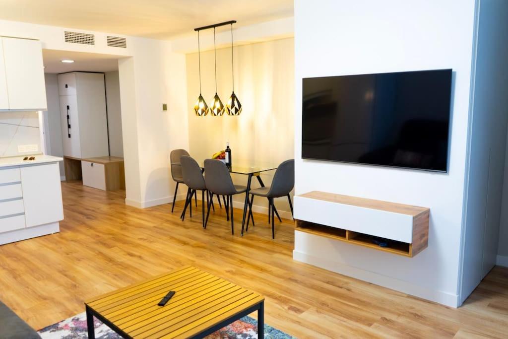 Alma Maritima Apartment Malaga Bagian luar foto