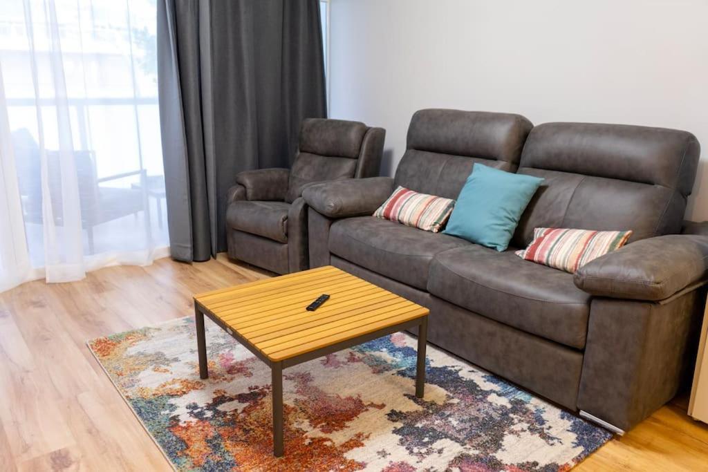 Alma Maritima Apartment Malaga Bagian luar foto