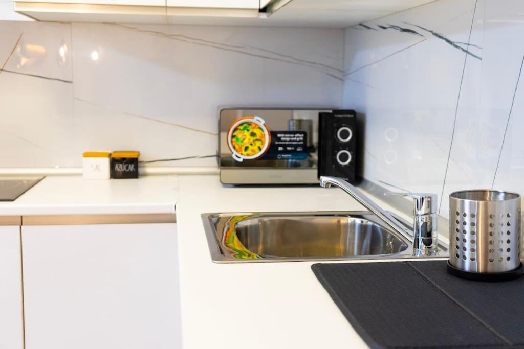 Alma Maritima Apartment Malaga Bagian luar foto