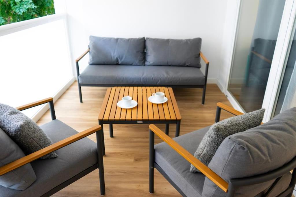 Alma Maritima Apartment Malaga Bagian luar foto